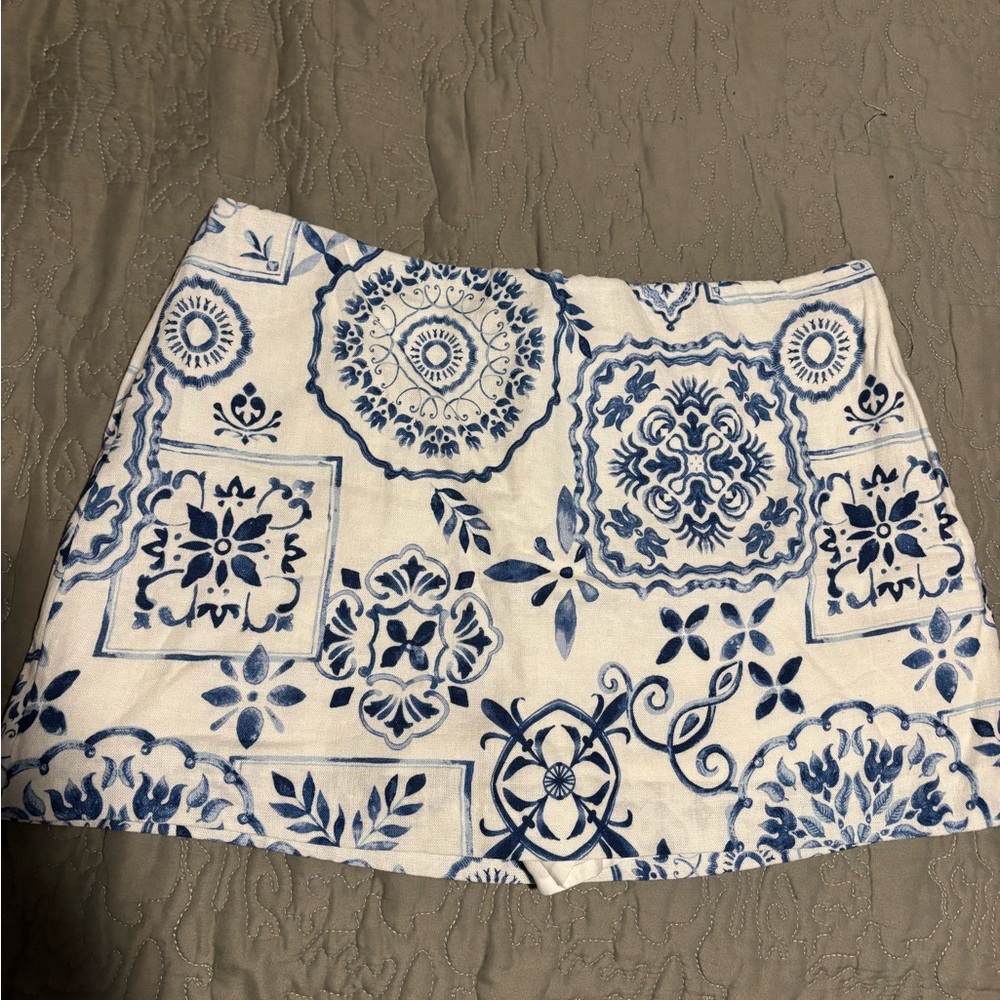 Abercrombie Blue and White Patterned Linen Mini Skort